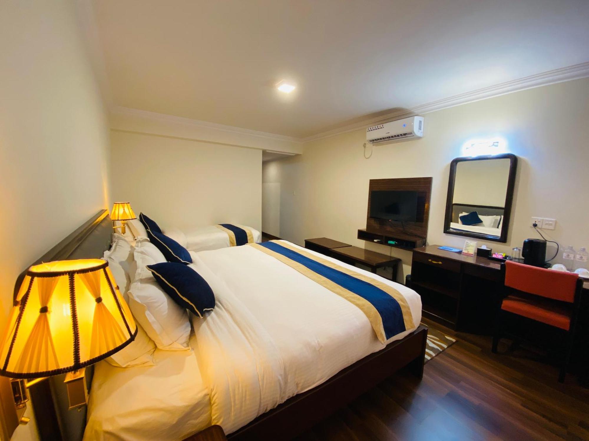 Kathmandu Business Hotel Ngoại thất bức ảnh