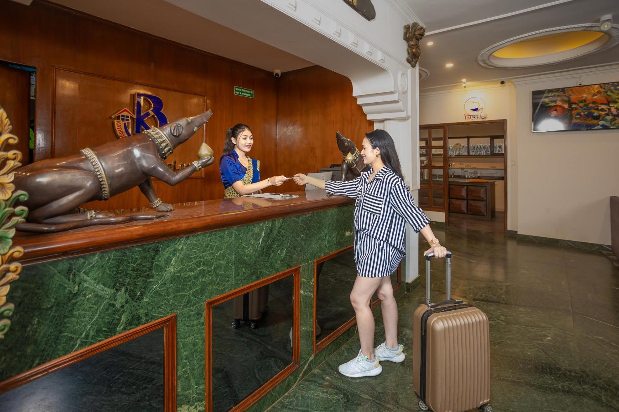 Kathmandu Business Hotel Ngoại thất bức ảnh