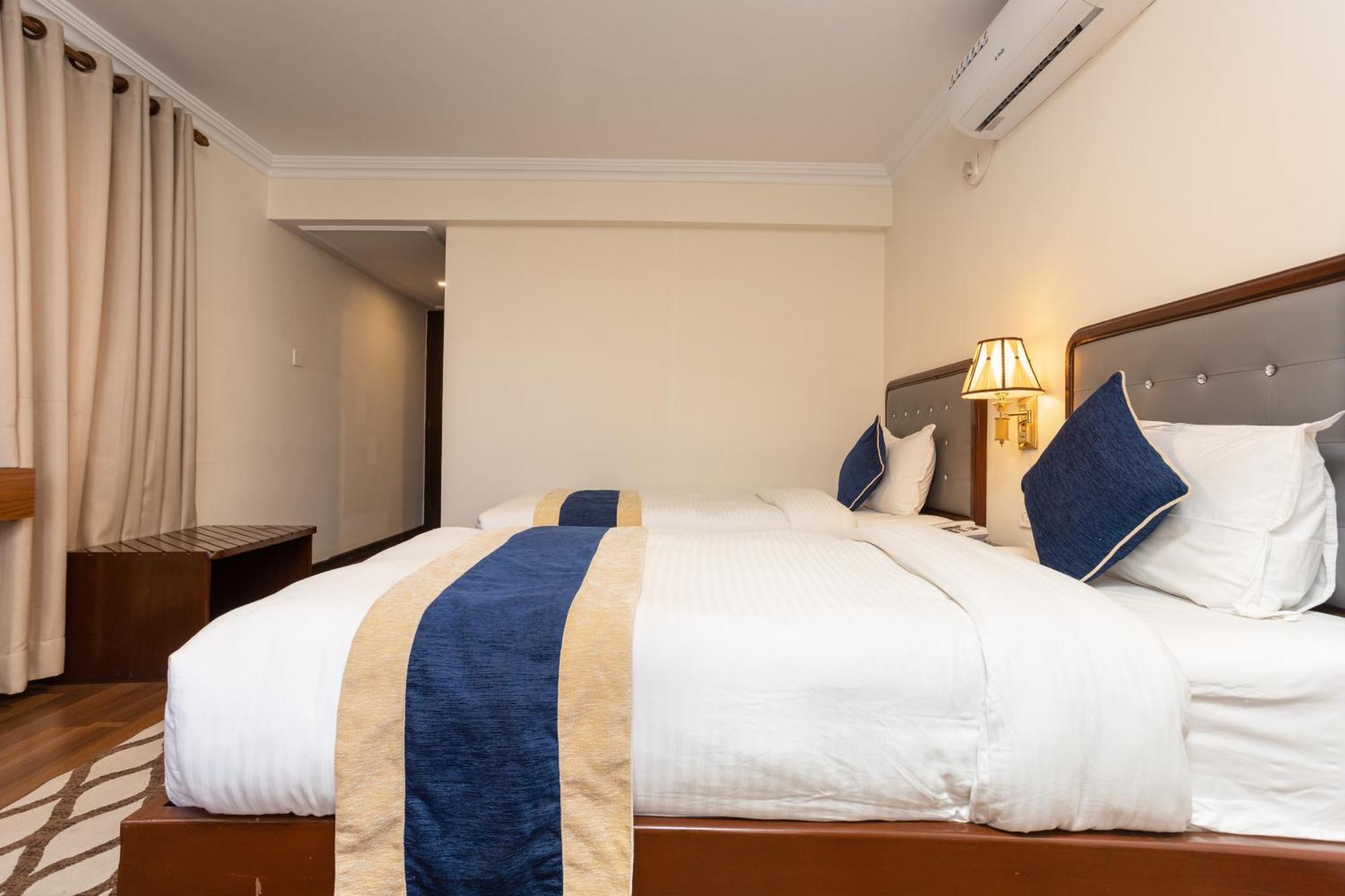 Kathmandu Business Hotel Ngoại thất bức ảnh